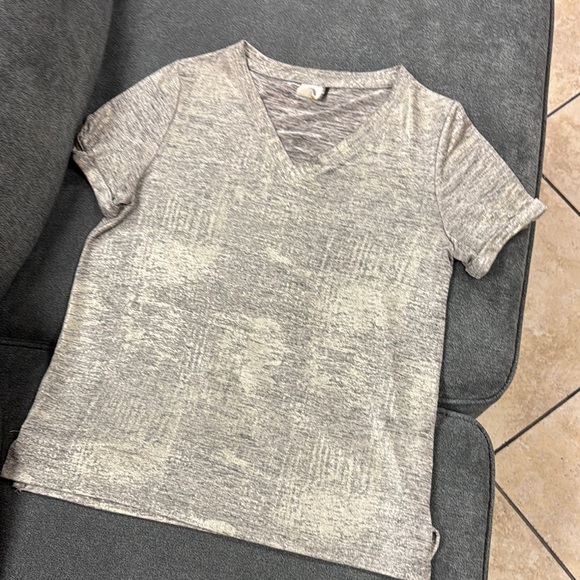 akemi+ kin Tops - Casual Heather Gray V-Neck Tee